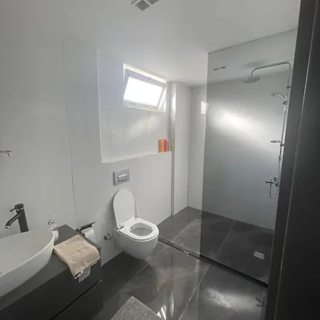 T K Vills Willa Evrenkoey